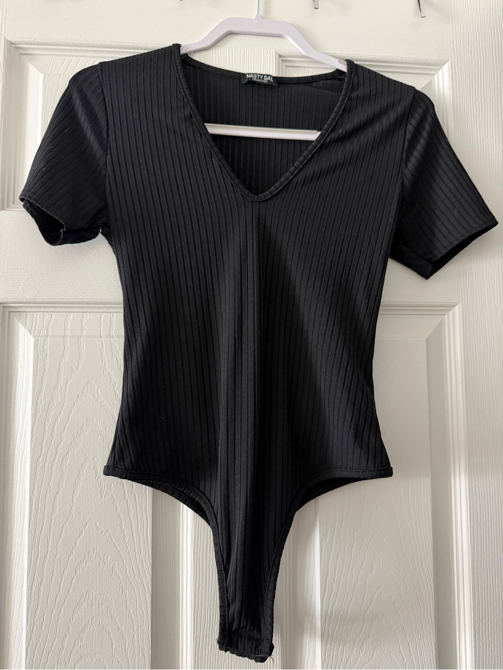 Nasty Gal Black Ribbed V Neck Short Sleeve Bodysuit Size 8
